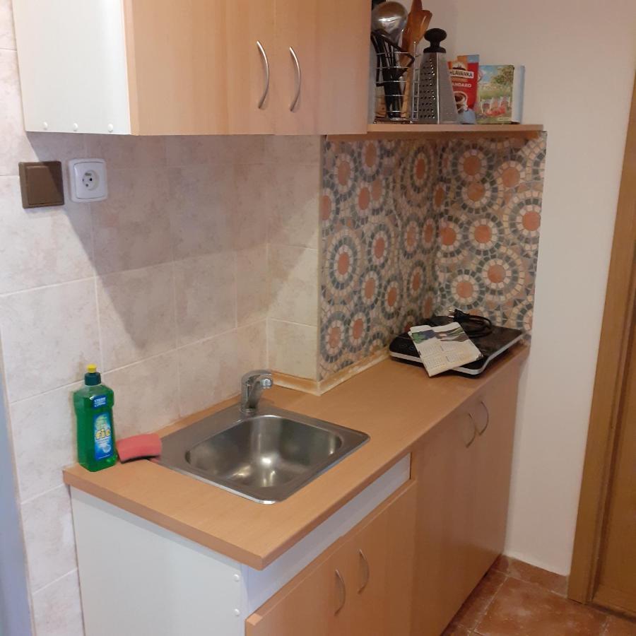 Apartma *