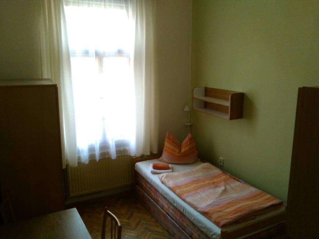 Apartma *